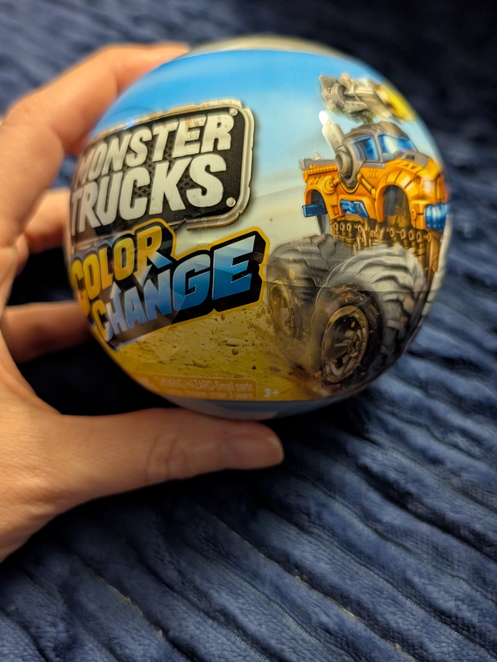 Monster Trucks Color Change Surprise Ball - Blue & Orange